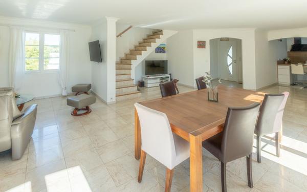 Maison à vendre    7 pièces •  Saint-Sulpice-de-Royan