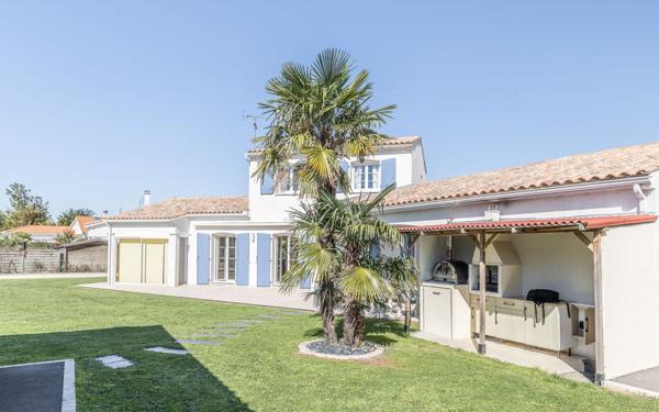 Maison à vendre    7 pièces •  Saint-Sulpice-de-Royan