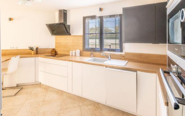 Maison à vendre    7 pièces •  Saint-Sulpice-de-Royan