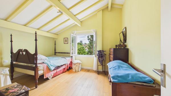 Maison sur terrain de 2100 m² - Fond d'une impasse. Anglet