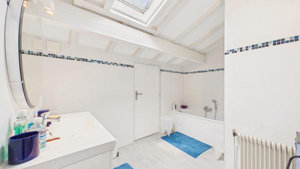 Maison sur terrain de 2100 m² - Fond d'une impasse. Anglet