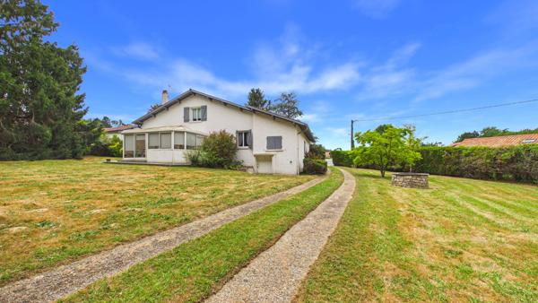Maison sur terrain de 2100 m² - Fond d'une impasse. Anglet