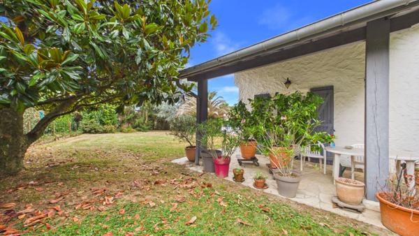 Maison sur terrain de 2100 m² - Fond d'une impasse. Anglet