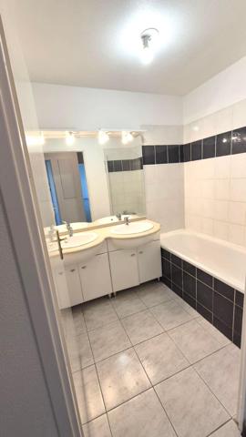 Appartement récent de 3 pièces + Balcon + Asc + Pkgs...