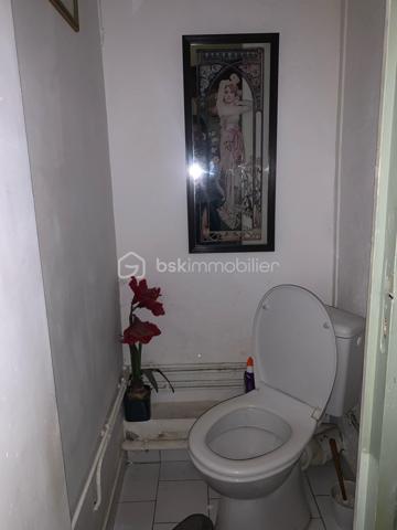 Local d activites de 636 m²