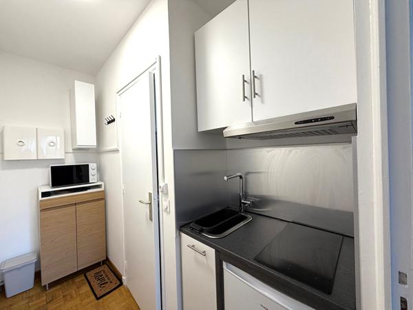 A LOUER - AIX EN PROVENCE - MAGNIFIQUE STUDIO RENOVE + parking - centre ville à pieds