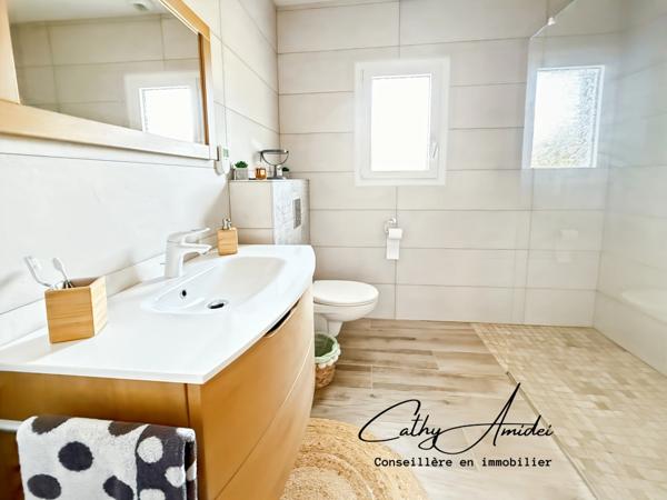 VIGGIANELLO : Villa type T3 + appartement T2, grande terrasse, garage fermé et vaste atelier, à proximité de PROPRIANO et des plages