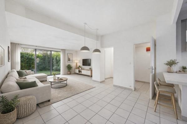 - 78220 VIROFLAY - MAISON FAMILIALE AVEC EXTENSION 140m2 - 3 NIVEAUX - 4 à 5 CHAMBRES -  SOUS SOL - BAIGNE DE LUMIERE - GARAGE - ESPACES EXTERIEURS - BEAUX VOLUMES - PROCHE GARES