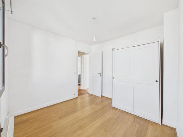 - 78220 VIROFLAY - MAISON FAMILIALE AVEC EXTENSION 140m2 - 3 NIVEAUX - 4 à 5 CHAMBRES -  SOUS SOL - BAIGNE DE LUMIERE - GARAGE - ESPACES EXTERIEURS - BEAUX VOLUMES - PROCHE GARES