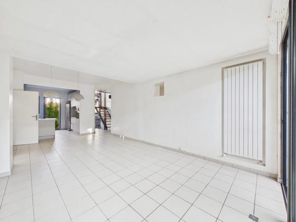 - 78220 VIROFLAY - MAISON FAMILIALE AVEC EXTENSION 140m2 - 3 NIVEAUX - 4 à 5 CHAMBRES -  SOUS SOL - BAIGNE DE LUMIERE - GARAGE - ESPACES EXTERIEURS - BEAUX VOLUMES - PROCHE GARES
