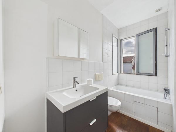 - 78220 VIROFLAY - MAISON FAMILIALE AVEC EXTENSION 140m2 - 3 NIVEAUX - 4 à 5 CHAMBRES -  SOUS SOL - BAIGNE DE LUMIERE - GARAGE - ESPACES EXTERIEURS - BEAUX VOLUMES - PROCHE GARES