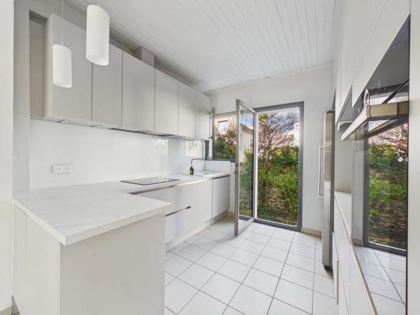 - 78220 VIROFLAY - MAISON FAMILIALE AVEC EXTENSION 140m2 - 3 NIVEAUX - 4 à 5 CHAMBRES -  SOUS SOL - BAIGNE DE LUMIERE - GARAGE - ESPACES EXTERIEURS - BEAUX VOLUMES - PROCHE GARES