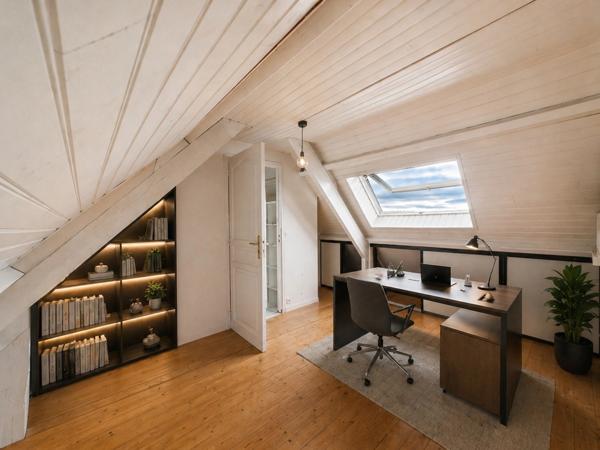 - 78220 VIROFLAY - MAISON FAMILIALE AVEC EXTENSION 140m2 - 3 NIVEAUX - 4 à 5 CHAMBRES -  SOUS SOL - BAIGNE DE LUMIERE - GARAGE - ESPACES EXTERIEURS - BEAUX VOLUMES - PROCHE GARES