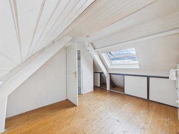 - 78220 VIROFLAY - MAISON FAMILIALE AVEC EXTENSION 140m2 - 3 NIVEAUX - 4 à 5 CHAMBRES -  SOUS SOL - BAIGNE DE LUMIERE - GARAGE - ESPACES EXTERIEURS - BEAUX VOLUMES - PROCHE GARES