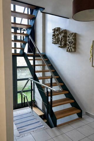 - 78220 VIROFLAY - MAISON FAMILIALE AVEC EXTENSION 140m2 - 3 NIVEAUX - 4 à 5 CHAMBRES -  SOUS SOL - BAIGNE DE LUMIERE - GARAGE - ESPACES EXTERIEURS - BEAUX VOLUMES - PROCHE GARES