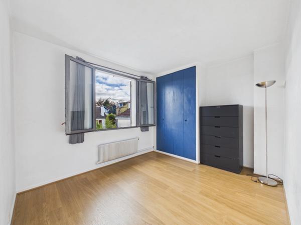- 78220 VIROFLAY - MAISON FAMILIALE AVEC EXTENSION 140m2 - 3 NIVEAUX - 4 à 5 CHAMBRES -  SOUS SOL - BAIGNE DE LUMIERE - GARAGE - ESPACES EXTERIEURS - BEAUX VOLUMES - PROCHE GARES