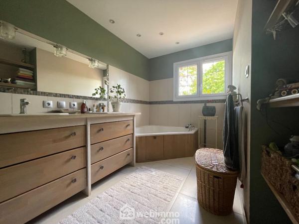 Maison 200 m² à Vivonne 86370