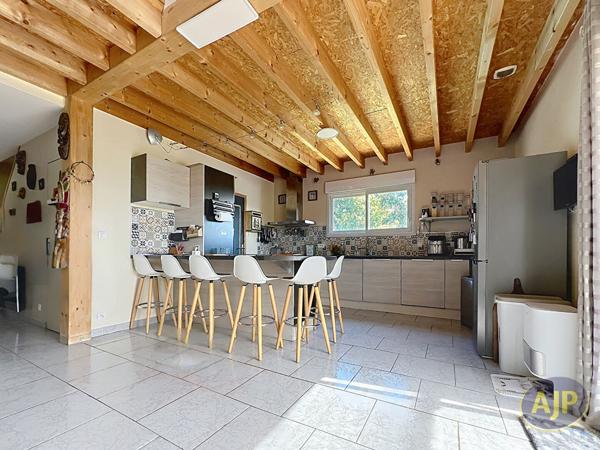 Maison à vendre Bel Air - 7 pièces, 200m² avec 5 chambre(s) à 315 150€ - AJP Immobilier Segré