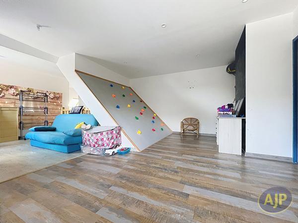 Maison à vendre Bel Air - 7 pièces, 200m² avec 5 chambre(s) à 315 150€ - AJP Immobilier Segré