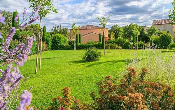 INVESTISSEMENT LOCATIF – La Londe-les-Maures – Résidence Tourisme l’Ile d’Or – 3% de rentabilité