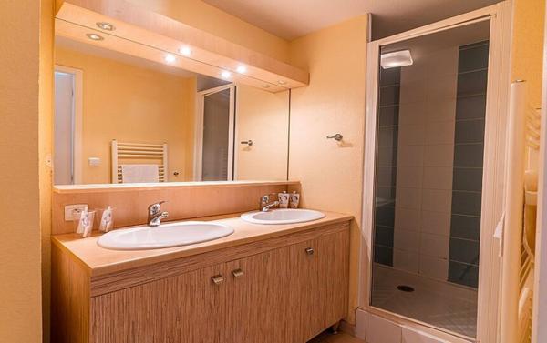 INVESTISSEMENT LOCATIF – La Londe-les-Maures – Résidence Tourisme l’Ile d’Or – 3% de rentabilité