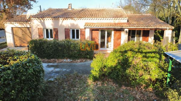 Maison de plain-pied avec jardin et garage à Lorgues
