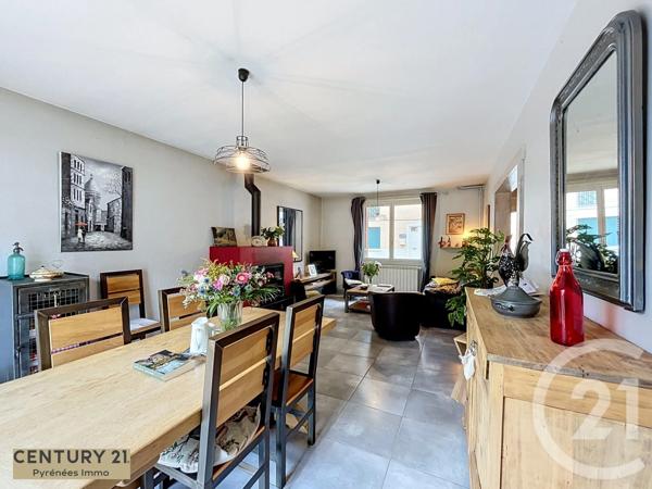 Maison à vendre  11 pièces - 225 m 2   BAGNERES DE LUCHON  - 31