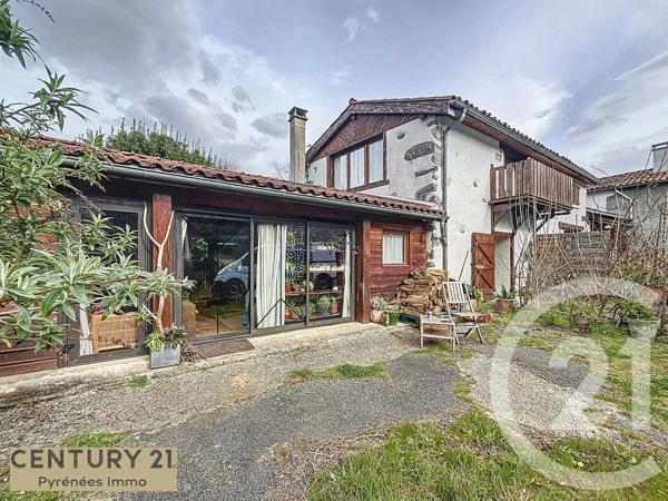 Maison à vendre  11 pièces - 225 m 2   BAGNERES DE LUCHON  - 31