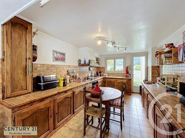 Maison à vendre  11 pièces - 225 m 2   BAGNERES DE LUCHON  - 31