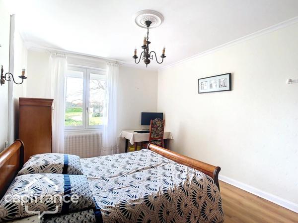 Maison de caractère 7 pièces SAINT VARENT (79)