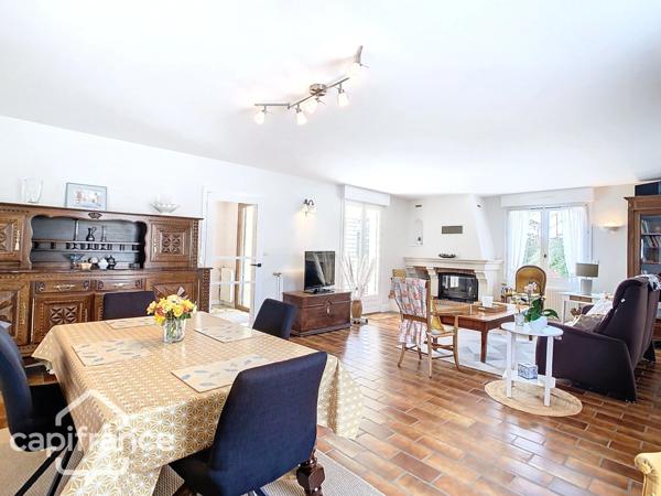 Maison de caractère 7 pièces SAINT VARENT (79)