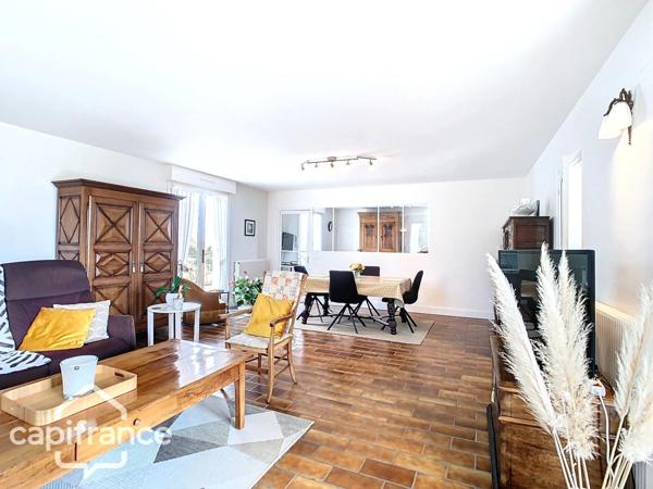 Maison de caractère 7 pièces SAINT VARENT (79)