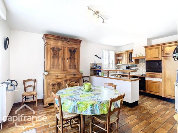 Maison de caractère 7 pièces SAINT VARENT (79)