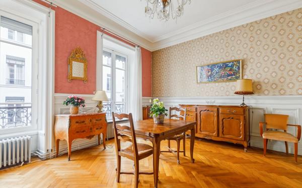 Appartement à vendre    2 pièces • 70,95 m2 Lyon 2