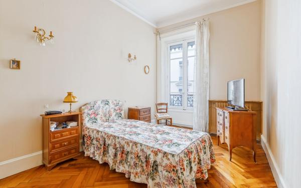 Appartement à vendre    2 pièces • 70,95 m2 Lyon 2