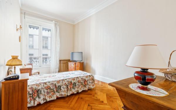 Appartement à vendre    2 pièces • 70,95 m2 Lyon 2