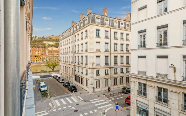 Appartement à vendre    2 pièces • 70,95 m2 Lyon 2