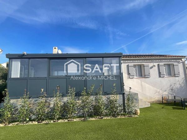 Maison contemporaine RT 2012 avec garage