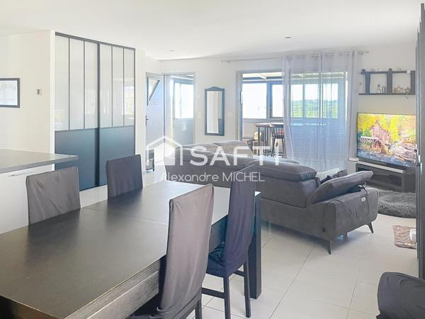 Maison contemporaine RT 2012 avec garage