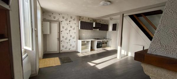 Maison à vendre 5 pièces MONTJEAN (16)