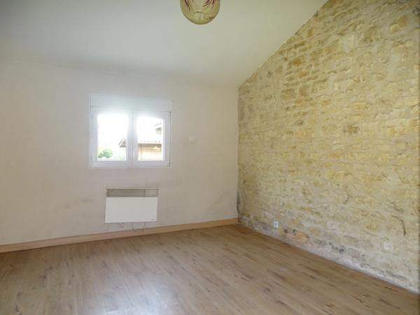 Maison à vendre 5 pièces MONTJEAN (16)