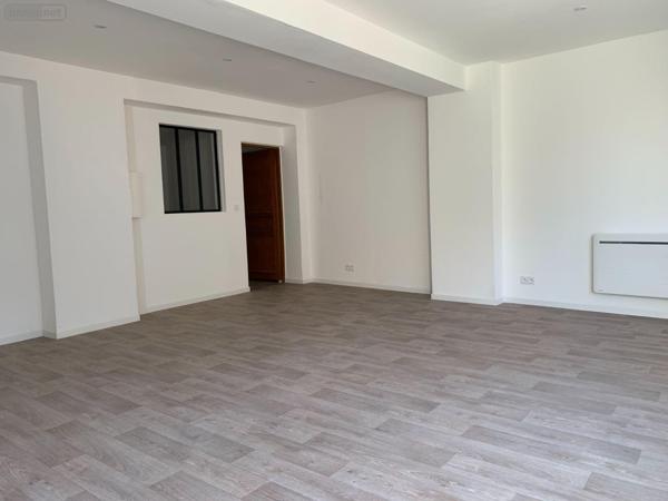 Appartement à louer à Bailleul dans le Nord (59270), ref : FLOCB845