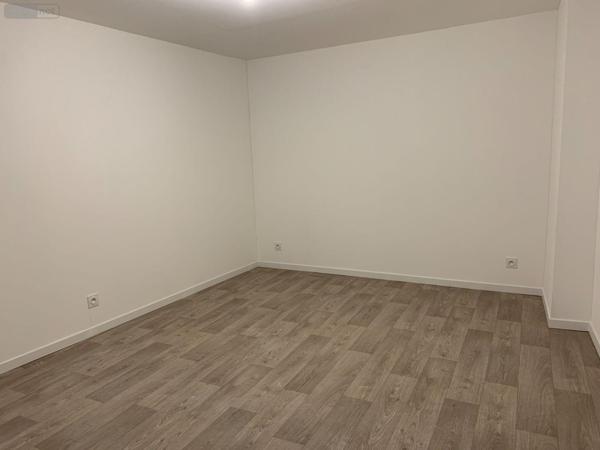 Appartement à louer à Bailleul dans le Nord (59270), ref : FLOCB845