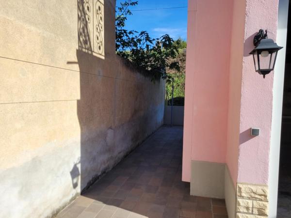 Maison de ville 4 pièces à vendre, avec véranda, cour et garage, VICHY (03)