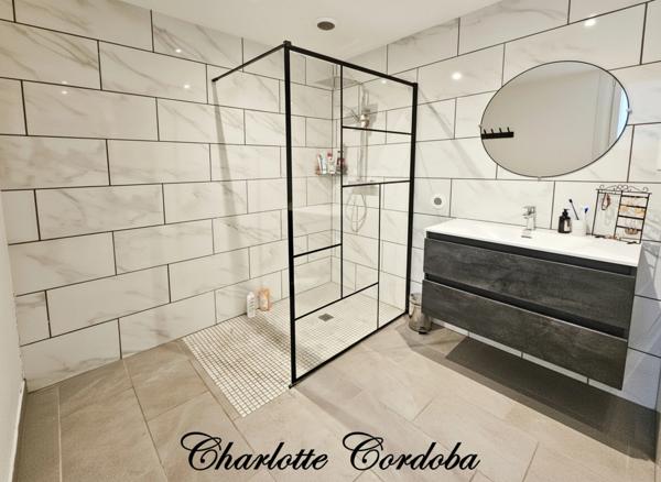 🏡 Maison entièrement rénovée – 2 chambres, possibilité 3 – Double garage à Xaintrailles