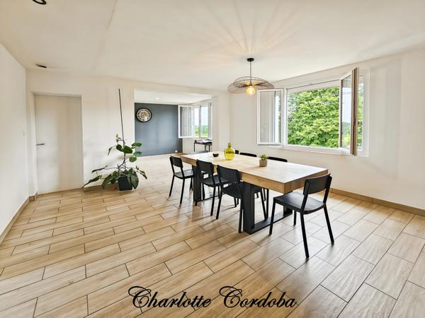 🏡 Maison entièrement rénovée – 2 chambres, possibilité 3 – Double garage à Xaintrailles