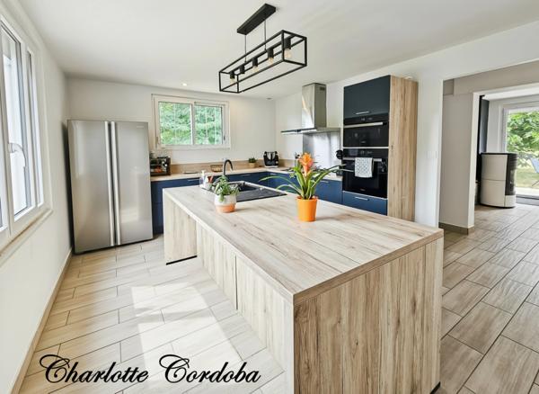 🏡 Maison entièrement rénovée – 2 chambres, possibilité 3 – Double garage à Xaintrailles
