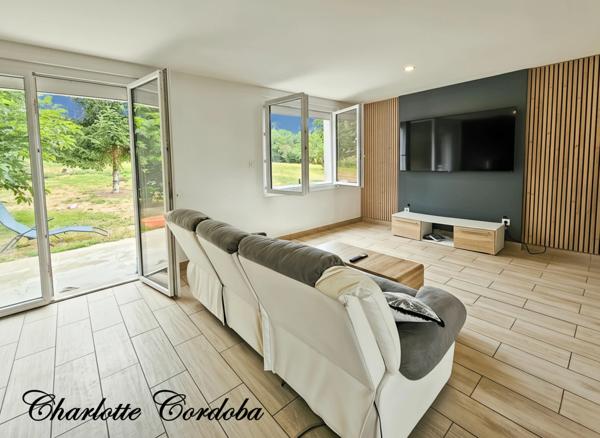 🏡 Maison entièrement rénovée – 2 chambres, possibilité 3 – Double garage à Xaintrailles