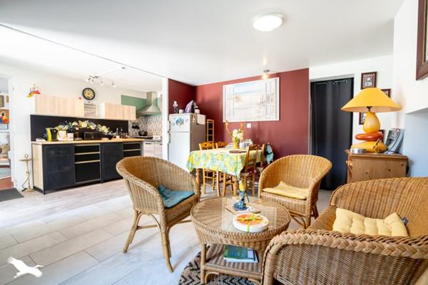 Maison à vendre |  La Roche-Rigault |  11 pièces | 255 m²