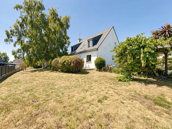 Maison familiale de 132m², sous-sol complet, 4 chambres et 1 bureau - Kervignac.